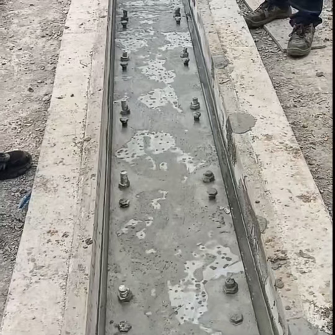诸城港口码头起重机龙门吊重型机械设备稳固用早强快凝轨道胶泥